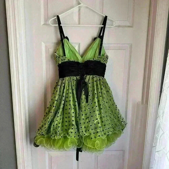 Mac Duggal Couture Lime Green/Black Cocktail Prom Dress Size 2 - Picture 4 of 6